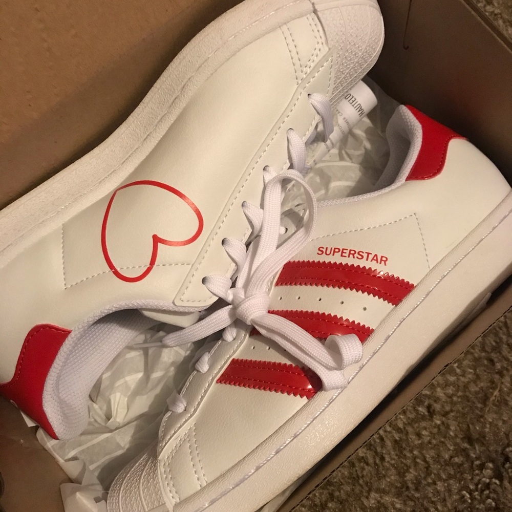 Adidas superstars NWB